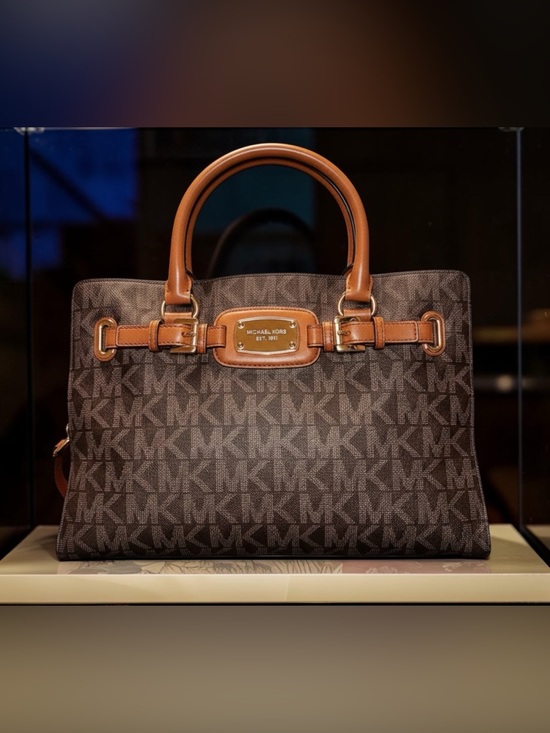 Michael Kors Handbags - Michael Kors Hamilton Signature Logo Large Tote Bag Brown Tan Gold Like New